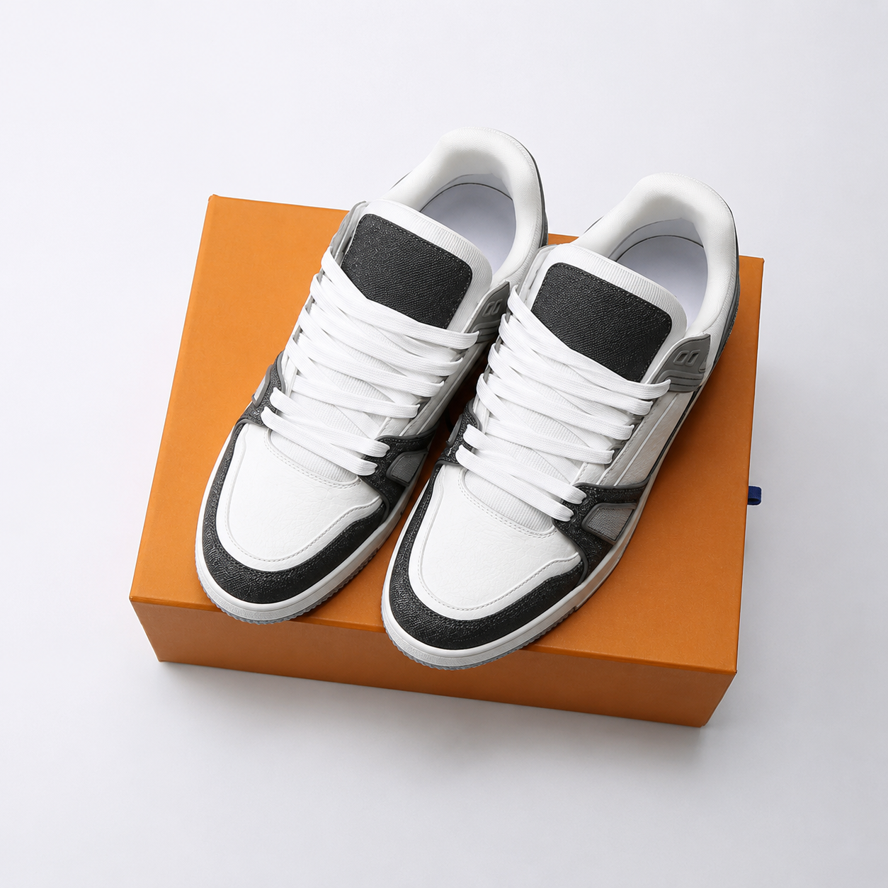 Trainer Grey