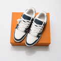 Trainer Blue